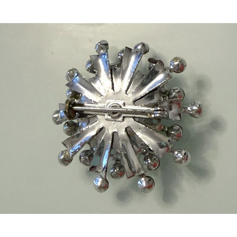 MCM VINTAGE Starburst Rhinestone Brooch Silver Tone Pin Clear 1.5” 3273-22 - Picture 2 of 3